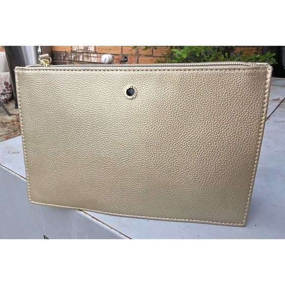 Handbags - Emirates Airlines BVLGARI Le GEMME OROM Women's First Class Amenity Kit